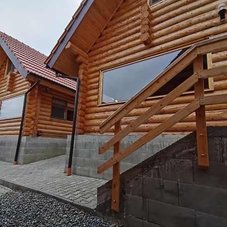 Long Rock Chalets Rimetea Exterior photo