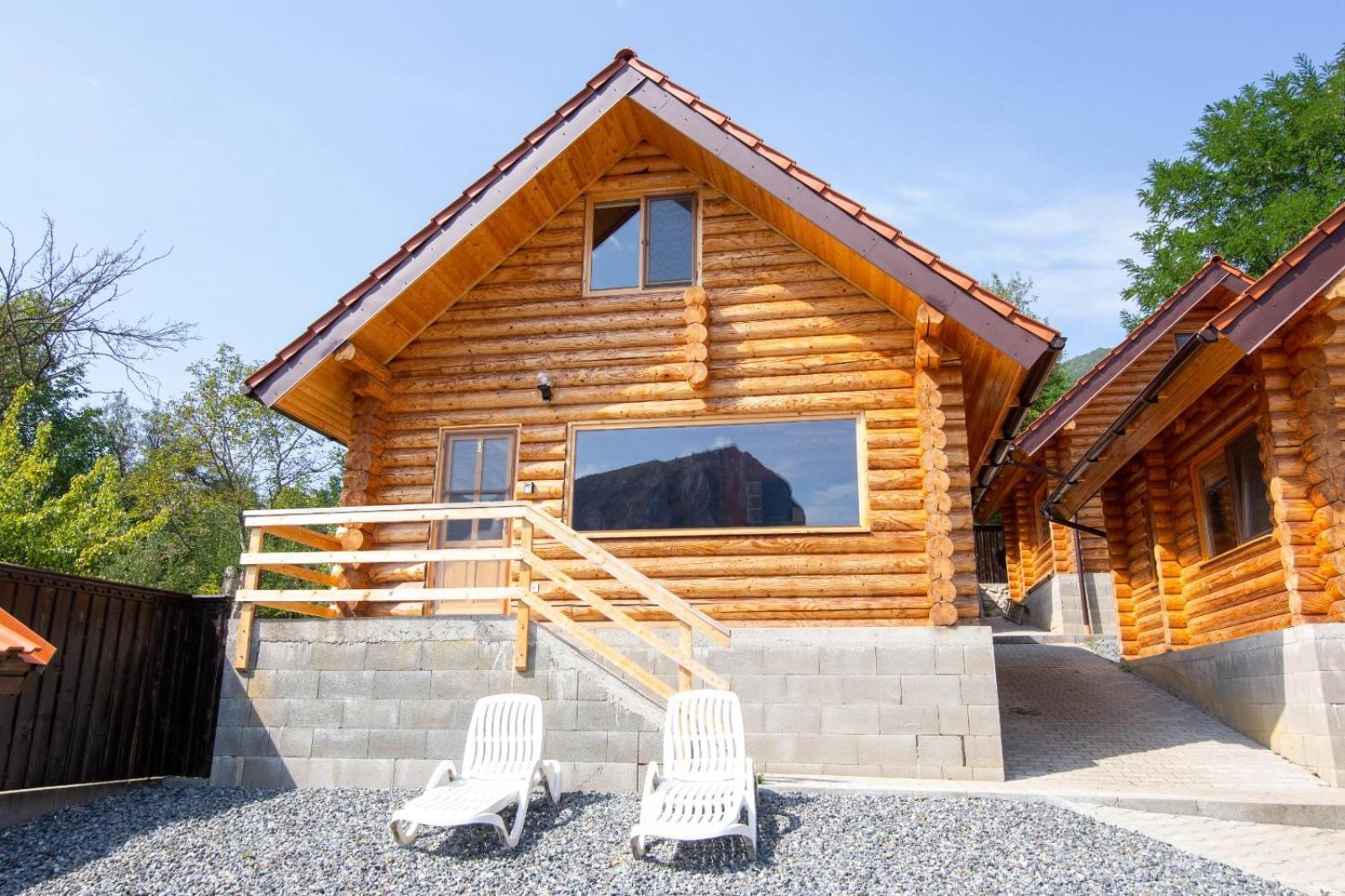 Long Rock Chalets Rimetea Exterior photo