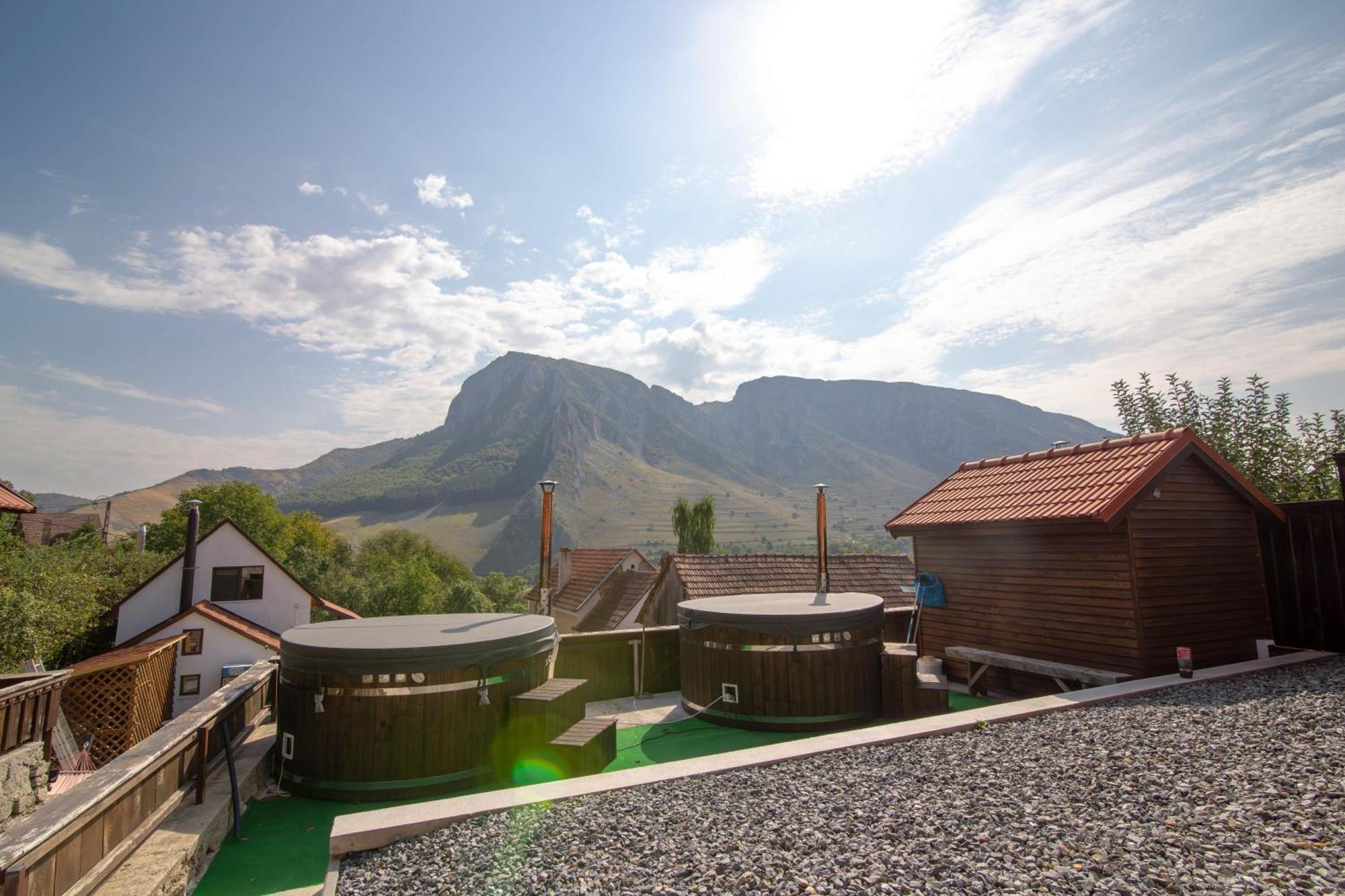 Long Rock Chalets Rimetea Exterior photo
