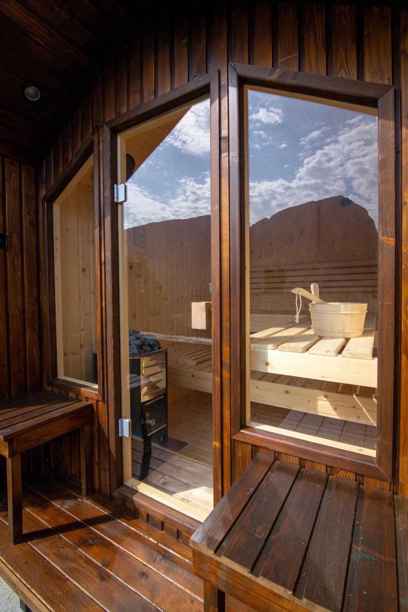 Long Rock Chalets Rimetea Exterior photo