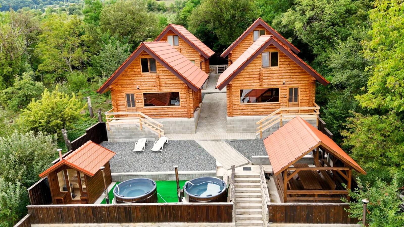 Long Rock Chalets Rimetea Exterior photo